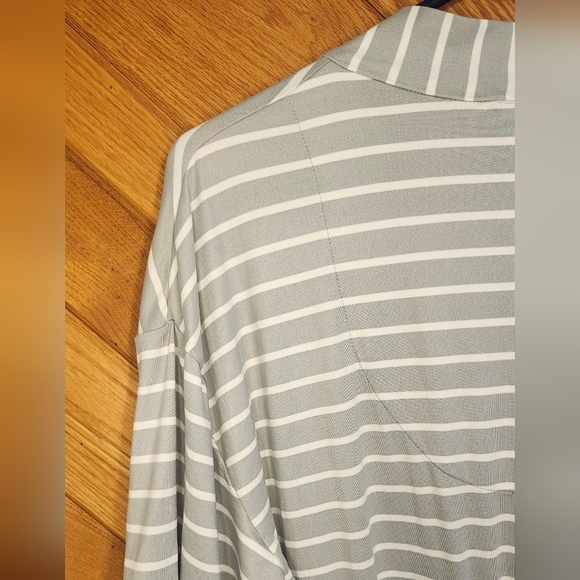 Mommy And Me Matching Gray and White Striped Nursing Robe And Baby Hat S/M - Picture 10 of 14